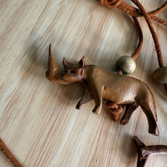 Hand-Carved Wooden Safari Animal Necklace With Leather Cord and Beads 21" Long - Picture 8 of 16